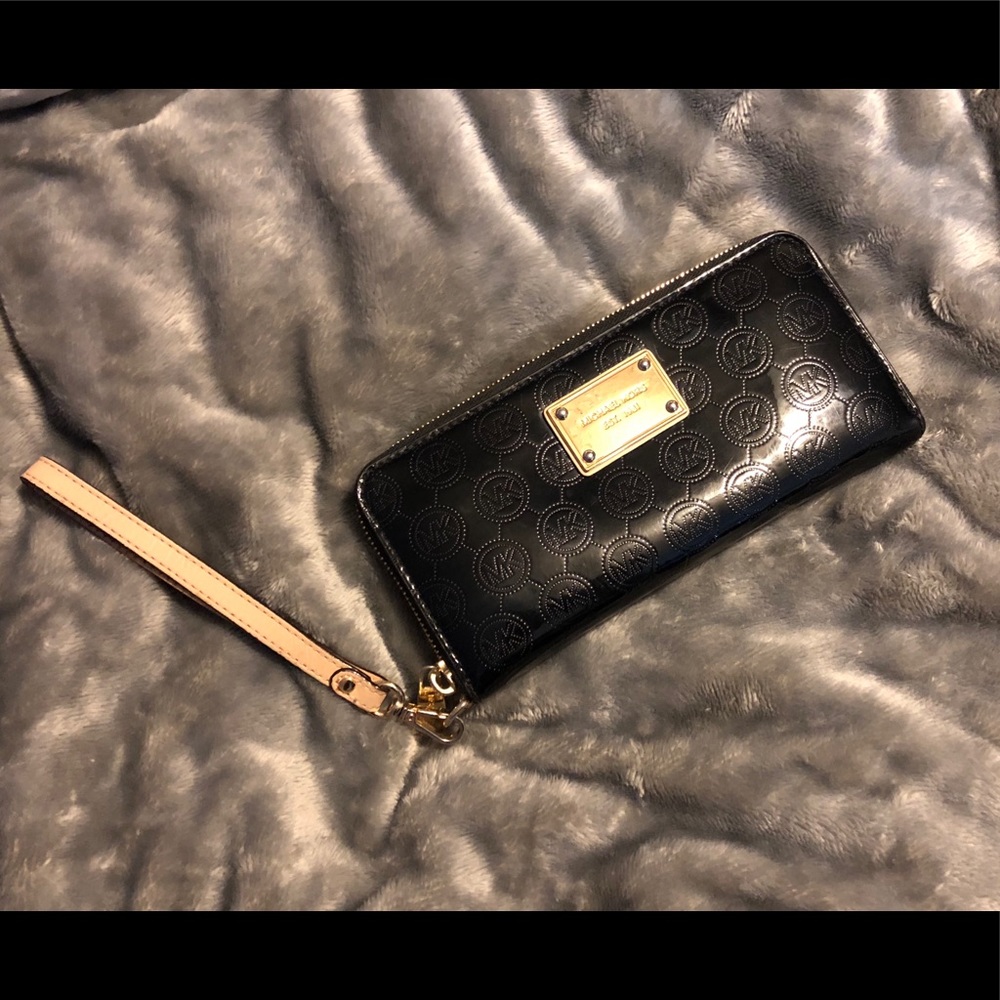 Michael Kors Large Wallet- Black